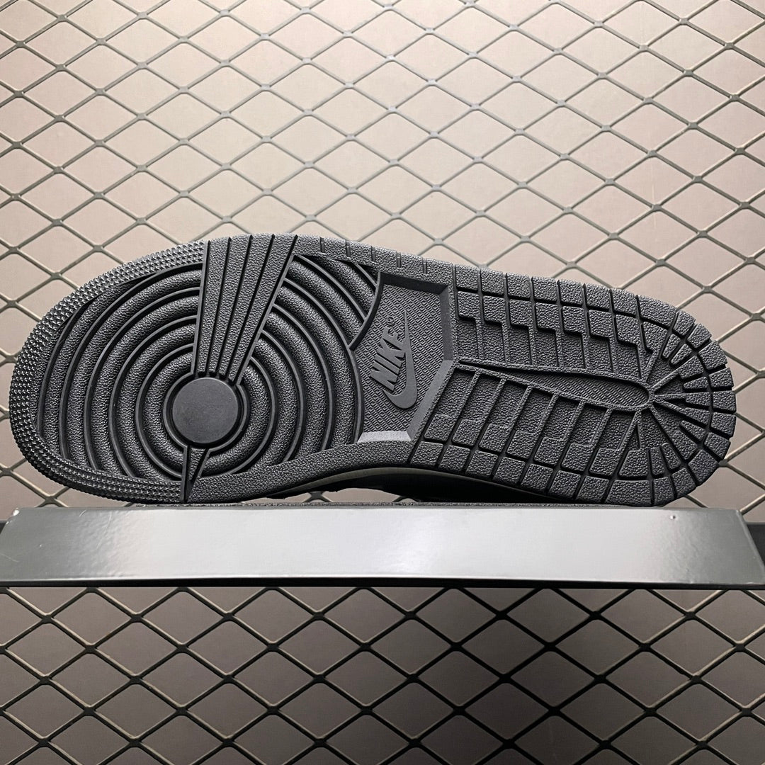 Nike Air Jordan 1 Retro High OG "Black and Smoke Grey"