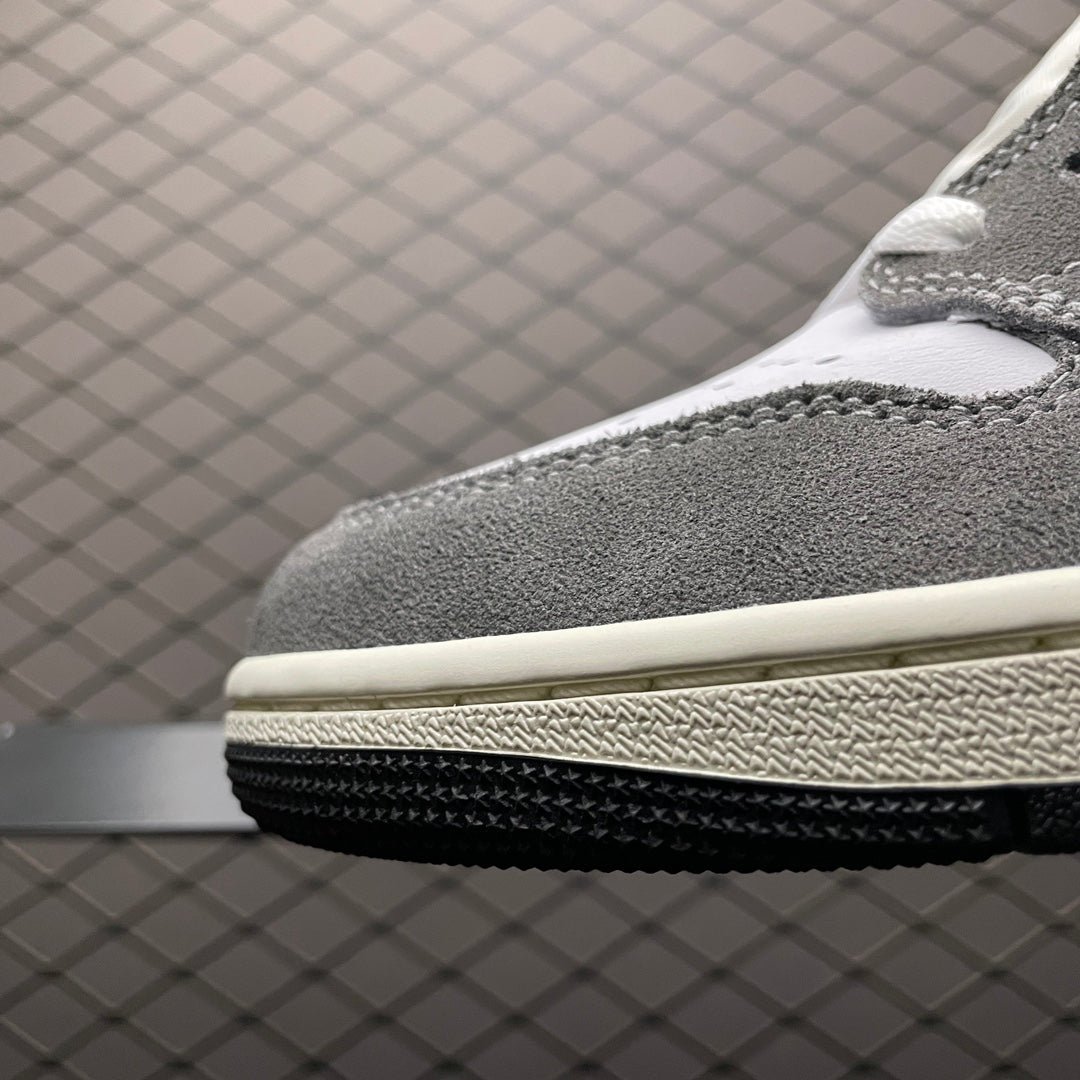 Nike Air Jordan 1 Retro High OG "Black and Smoke Grey"