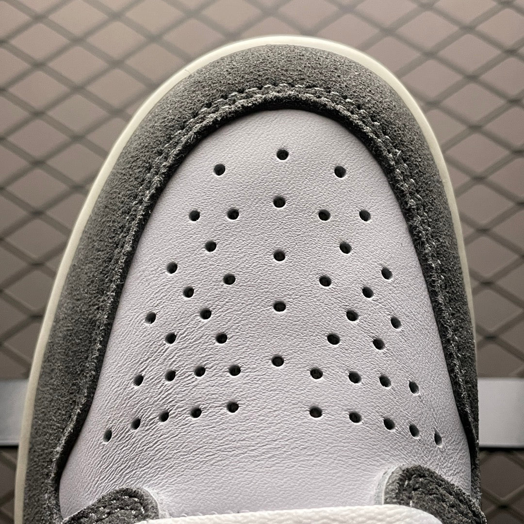 Nike Air Jordan 1 Retro High OG "Black and Smoke Grey"