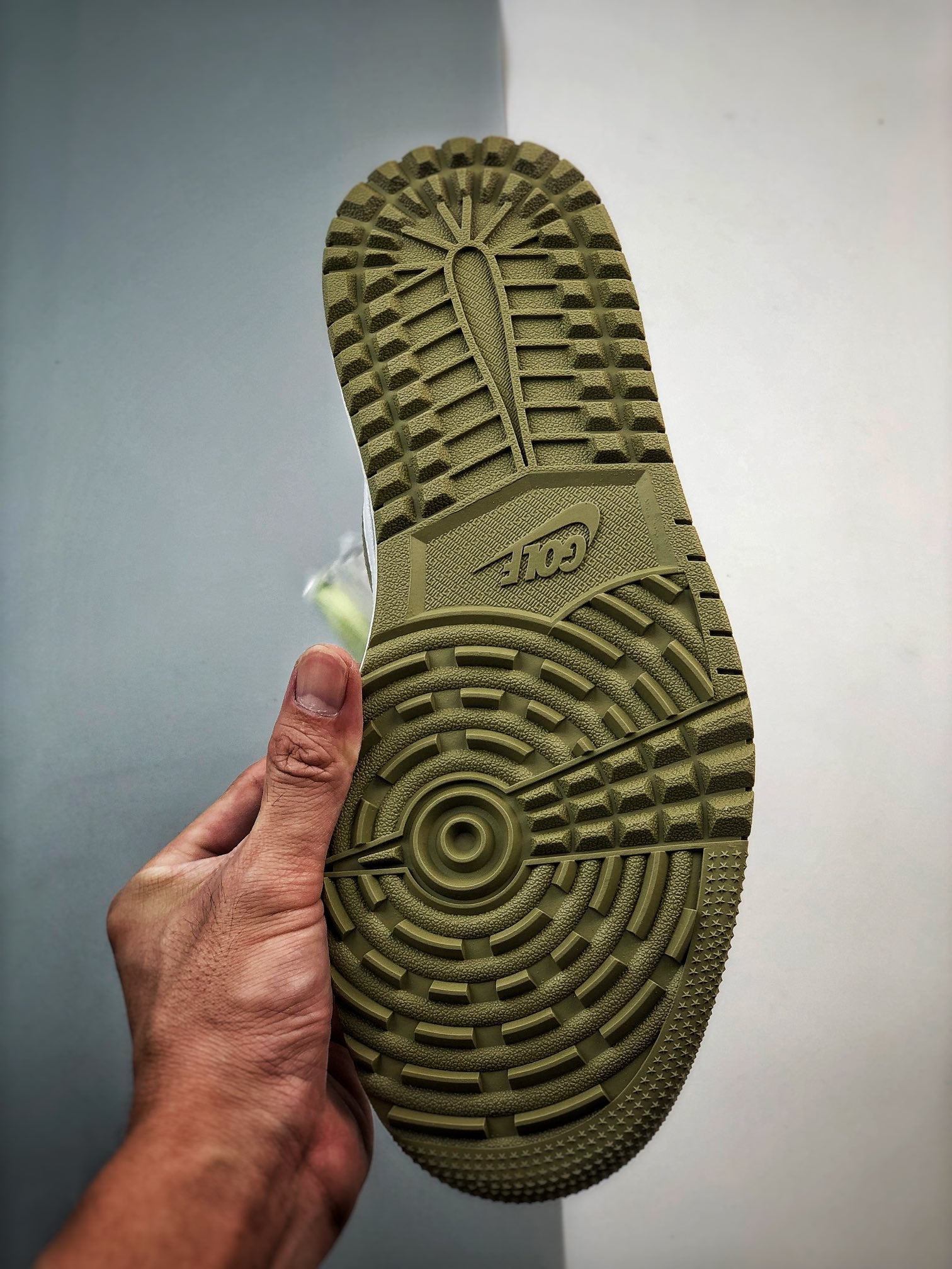 Travis Scott × Nike Air Jordan 1 Low Golf NRG "Neutral Olive"