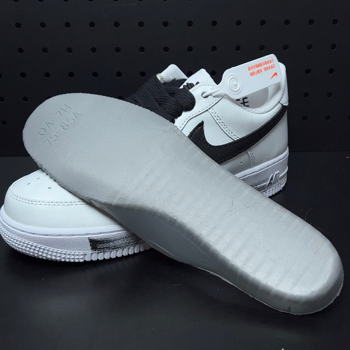 PEACEMINUSONE × Nike Air Force 1 Low "Para-noise/White/Black"