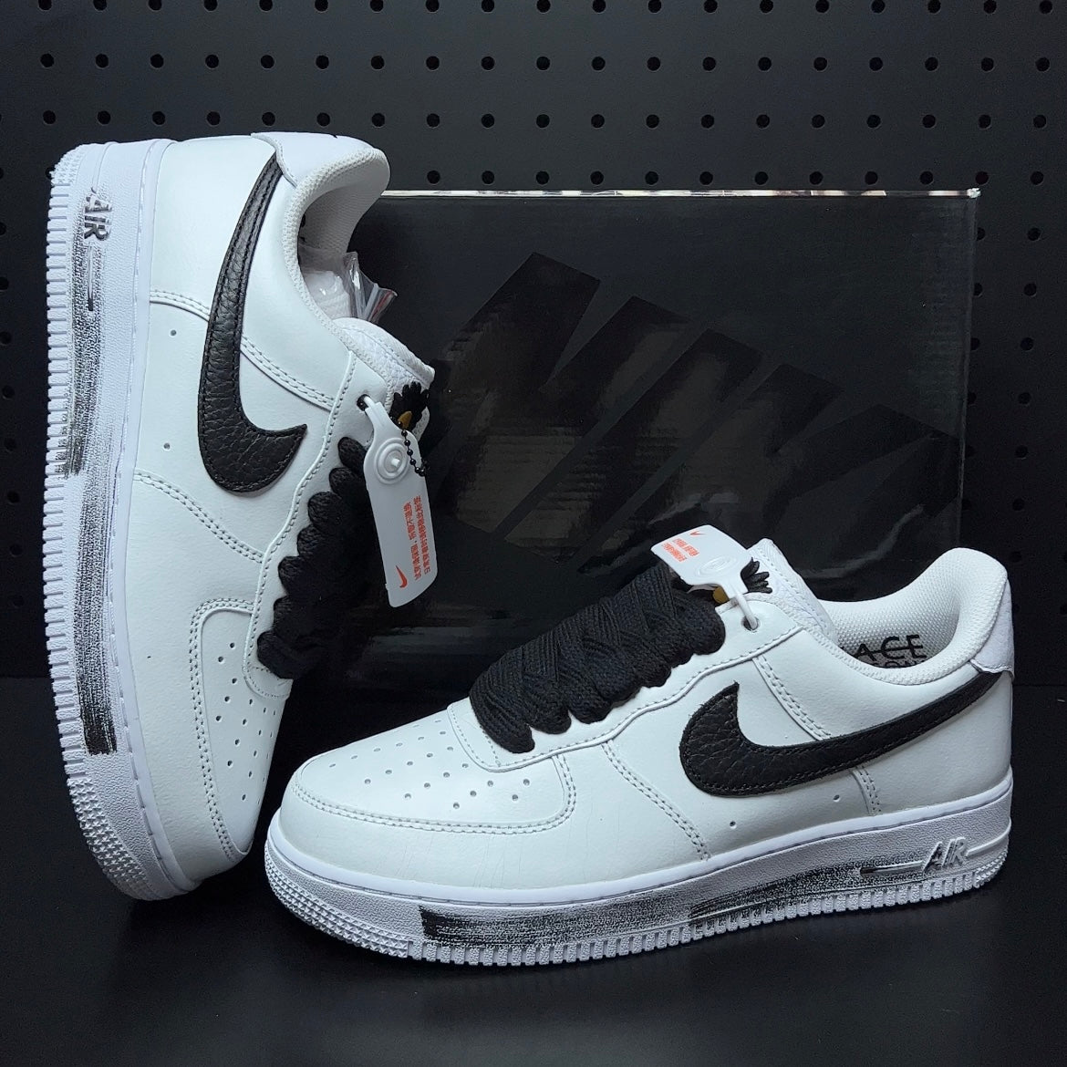 PEACEMINUSONE × Nike Air Force 1 Low "Para-noise/White/Black"