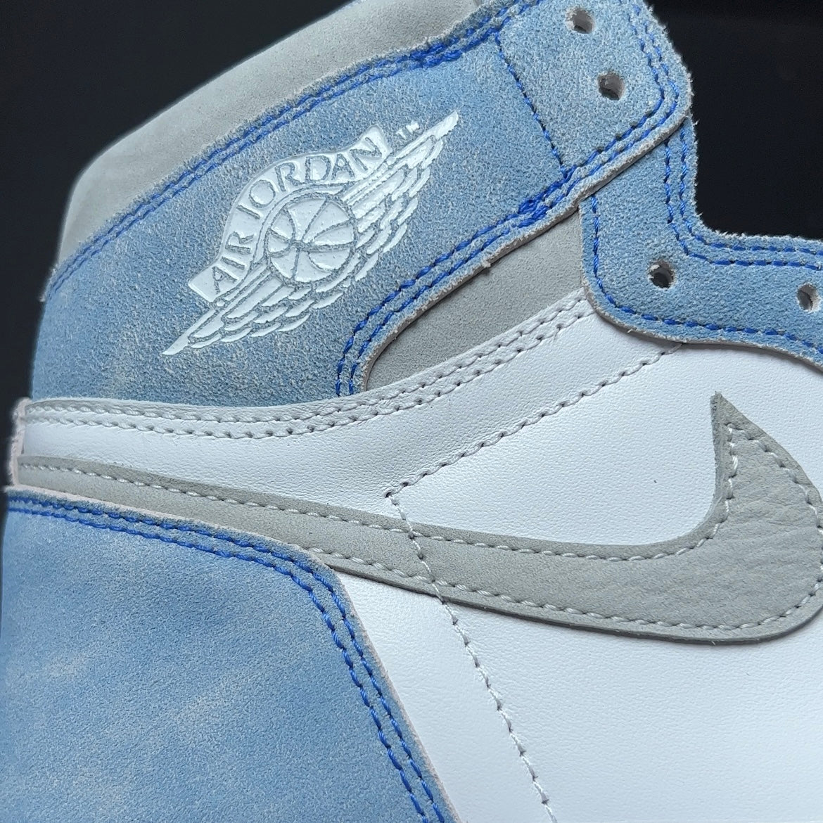 Nike Air Jordan 1 High OG "Hyper Royal"
