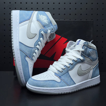 Nike Air Jordan 1 High OG "Hyper Royal"