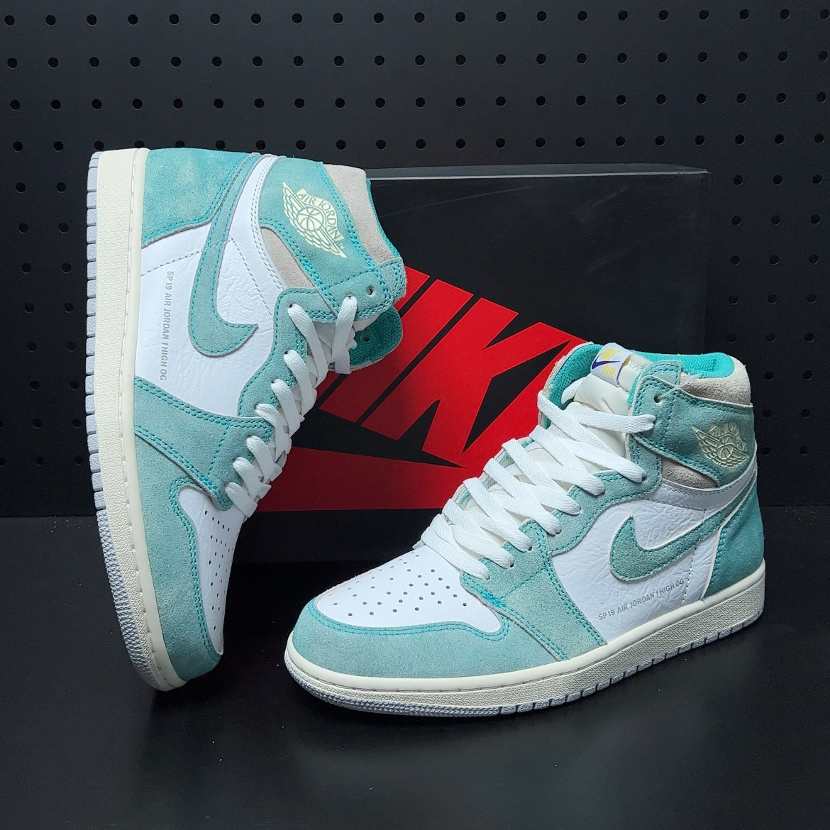 NIKE AIR JORDAN 1 RETRO HIGH OG TURBO GREEN