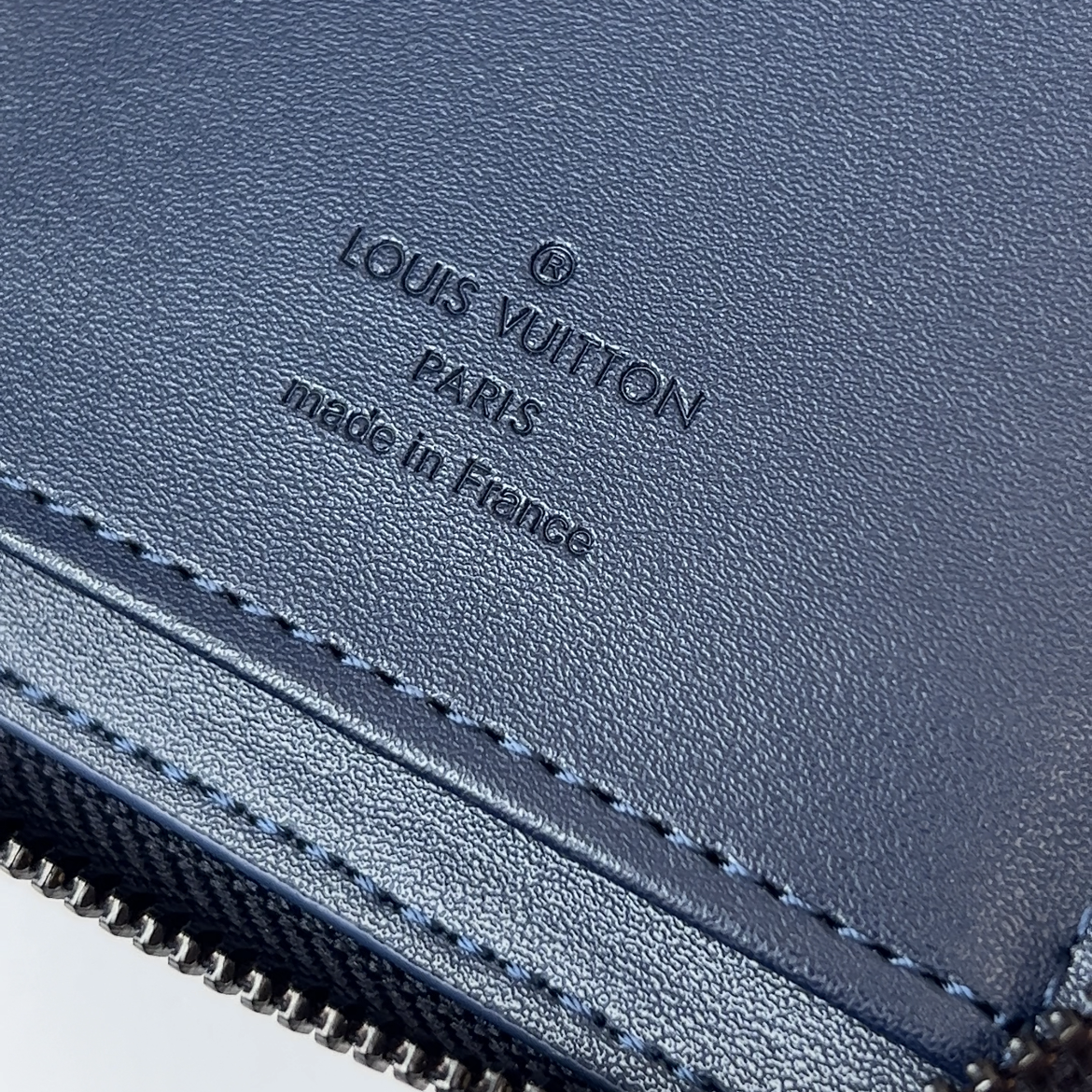 Louis Vuitton  Zippy Wallet Vertical