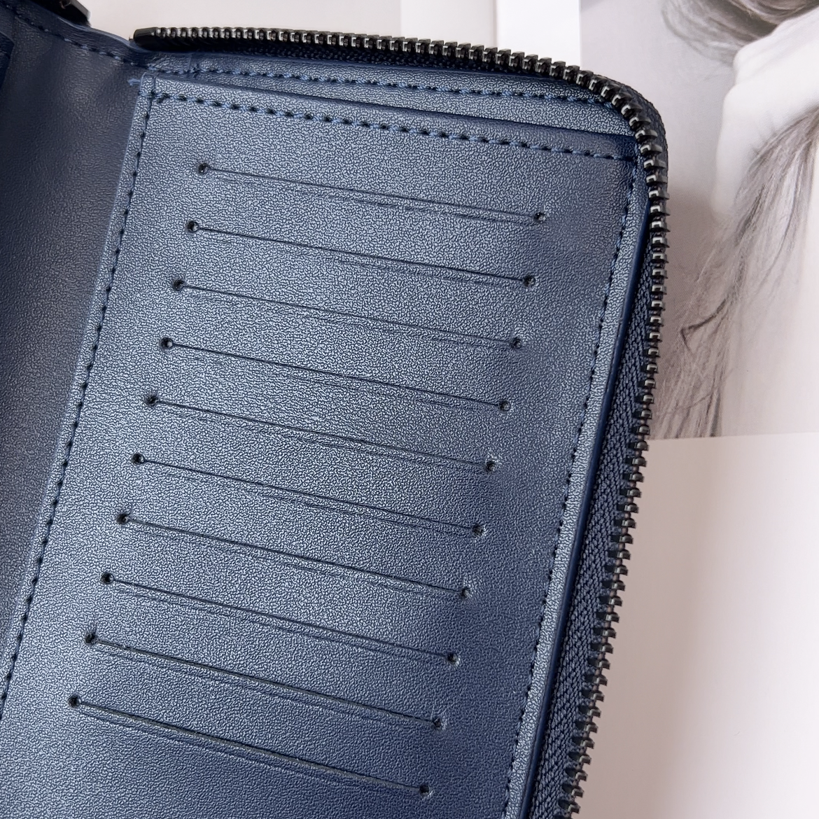 Louis Vuitton  Zippy Wallet Vertical