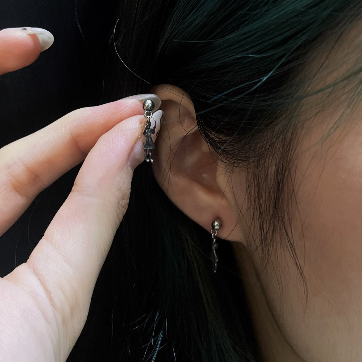 Chrome Hearts foti Miss Skeleton earrings