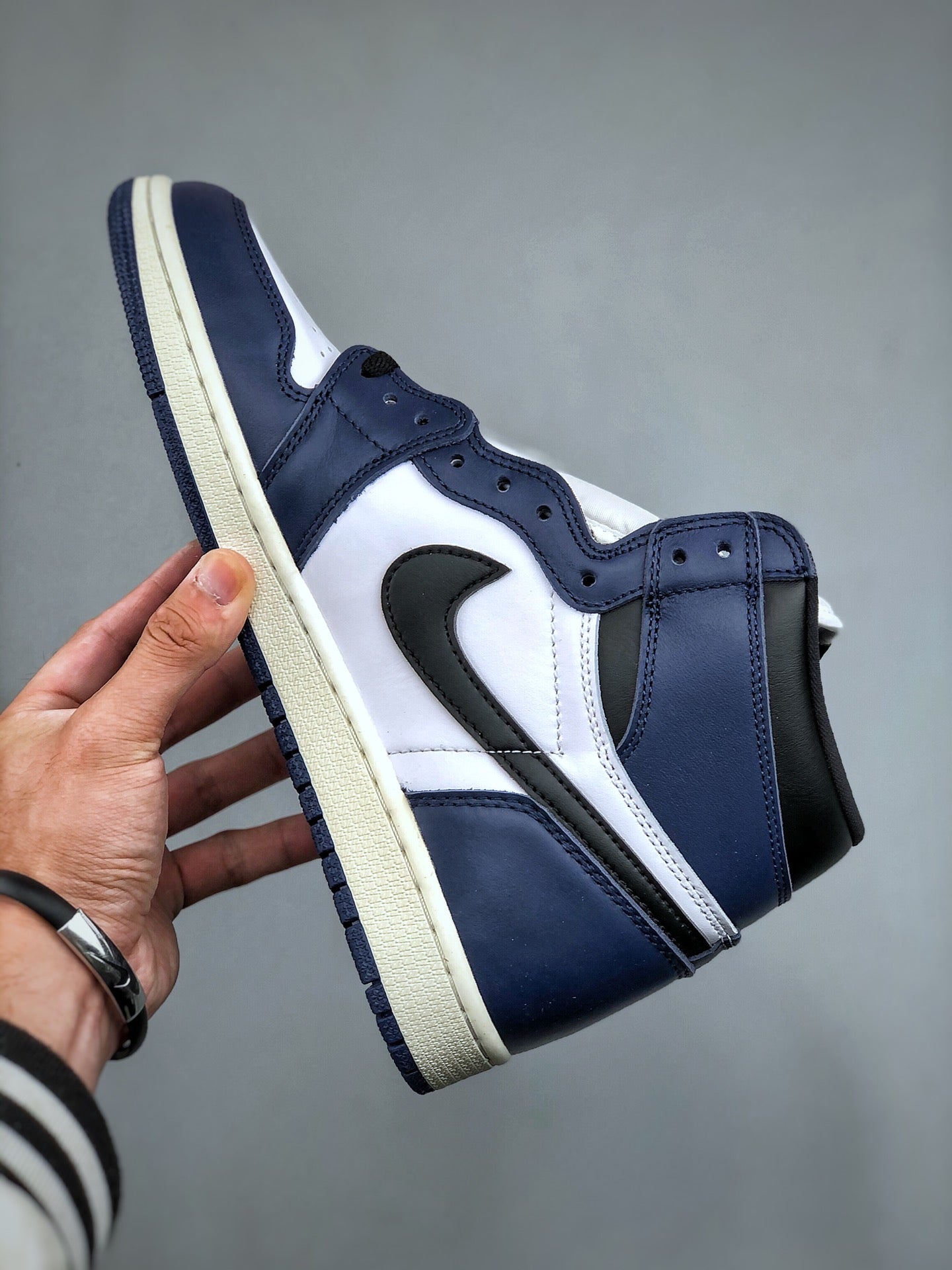 Nike Air Jordan 1 Retro High OG "Midnight Navy"