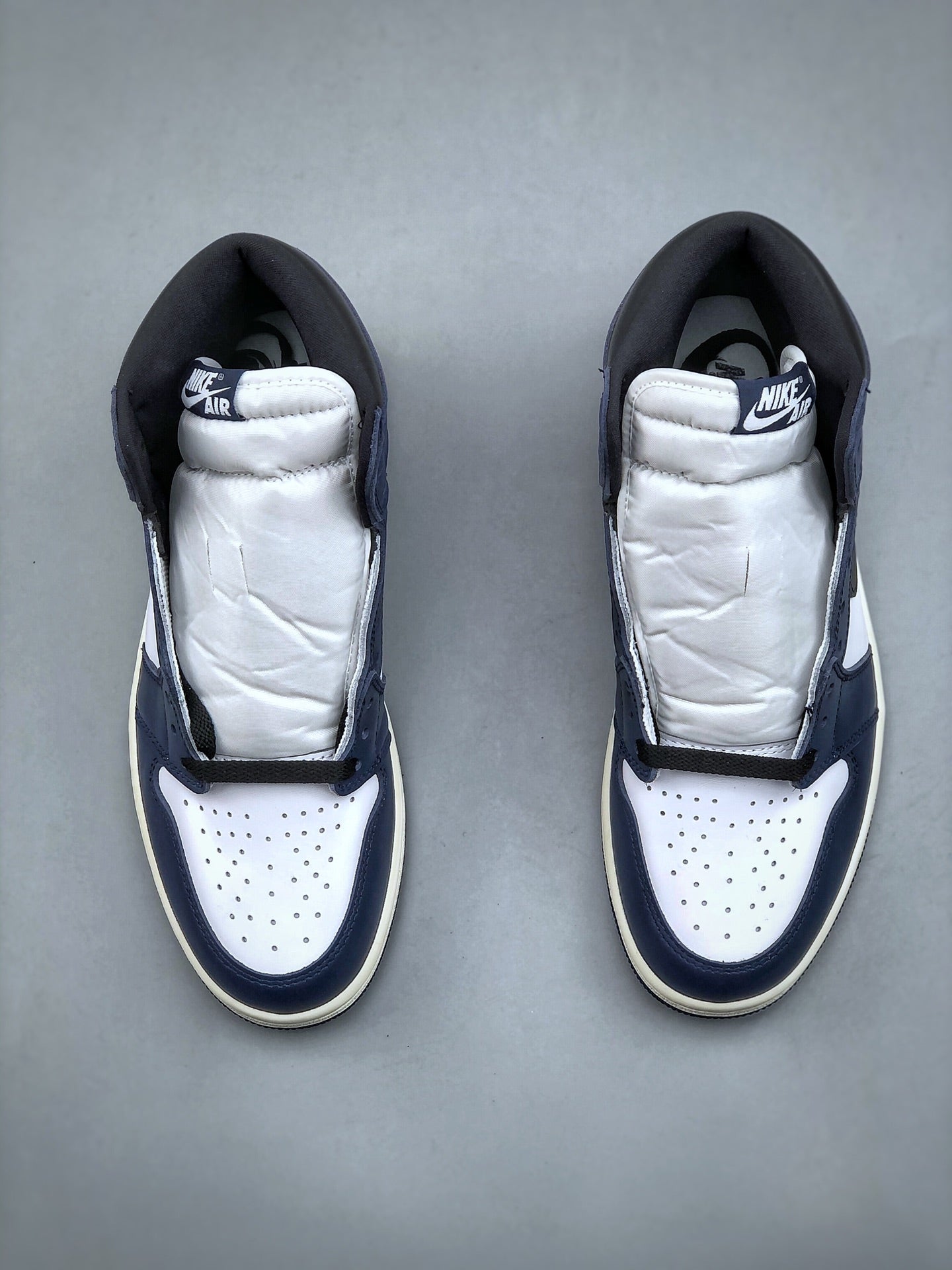 Nike Air Jordan 1 Retro High OG "Midnight Navy"