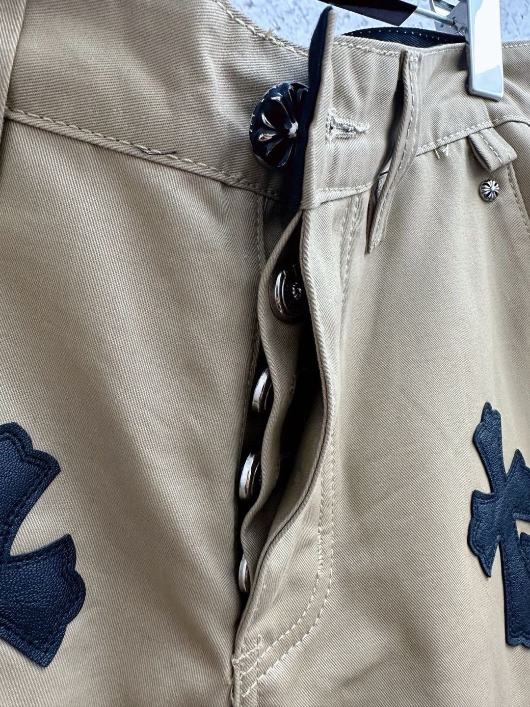 CHROME HEARTS CHINOS CEM CRS PTCH CROSS-PATCH LEATHER-TWILL PANTS