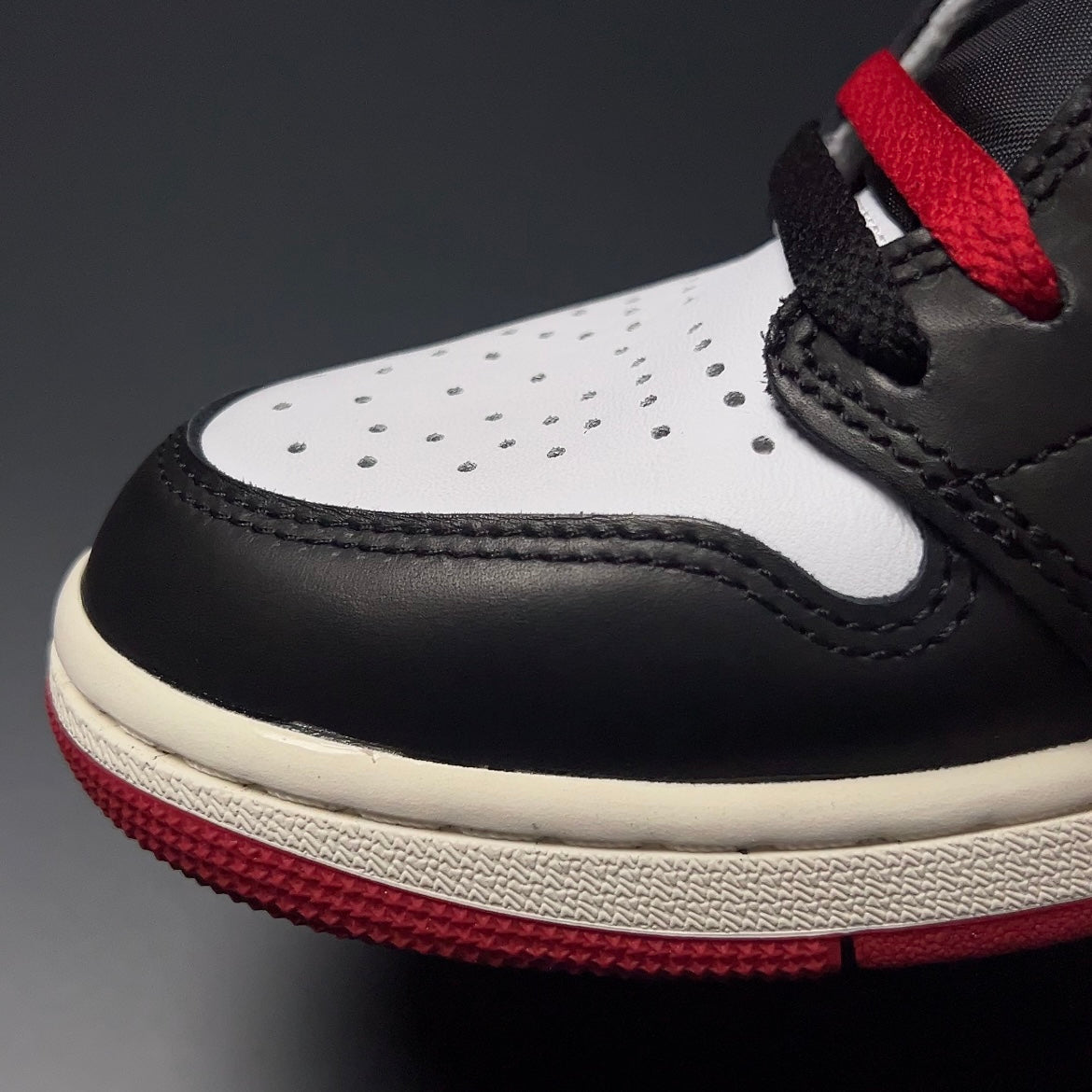 【LJR】Nike Air Jordan 1 Retro High OG "Black Toe Reimagined"