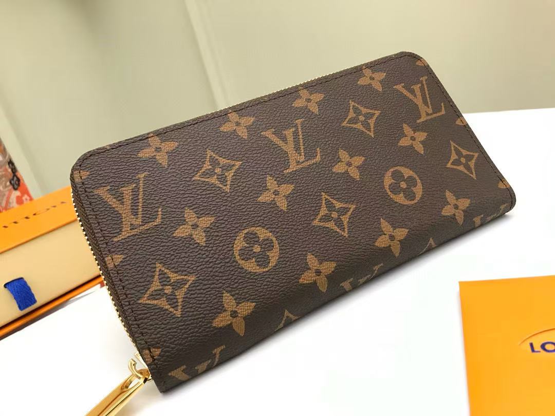 Louis Vuitton Zippy Wallet