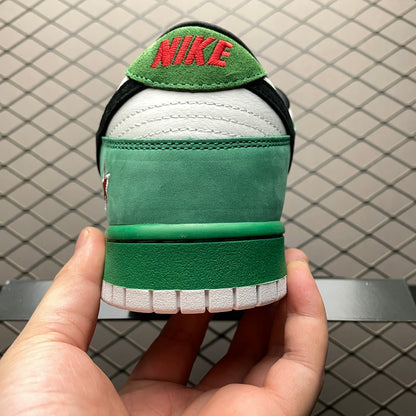 Nike SB Dunk Low "Heineken board shoes