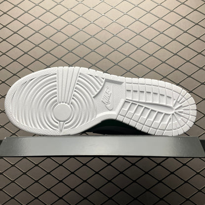 Nike SB Dunk Low "Heineken board shoes