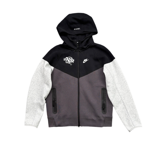 Syna Techfleece パーカー