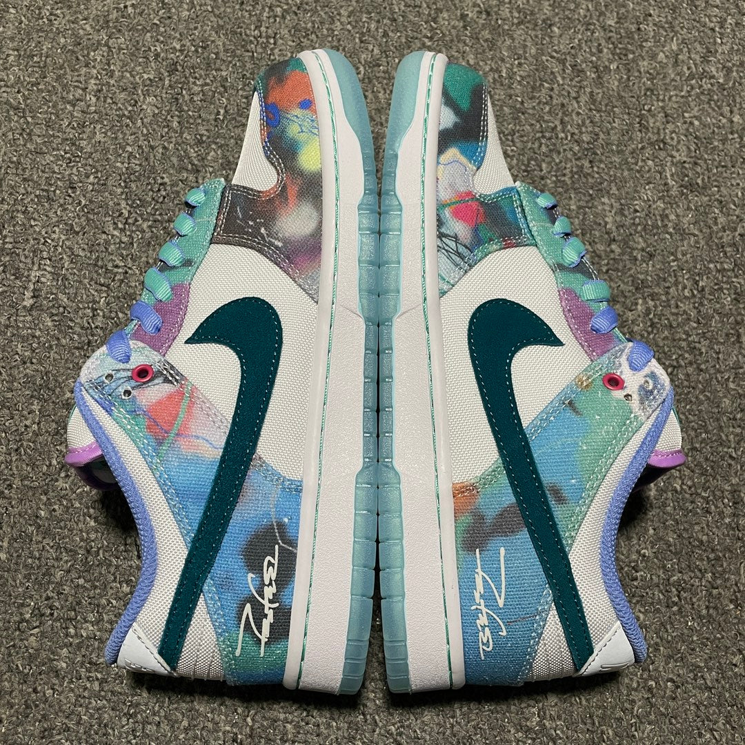 Futura × Nike SB Dunk Low "White and Geode Teal