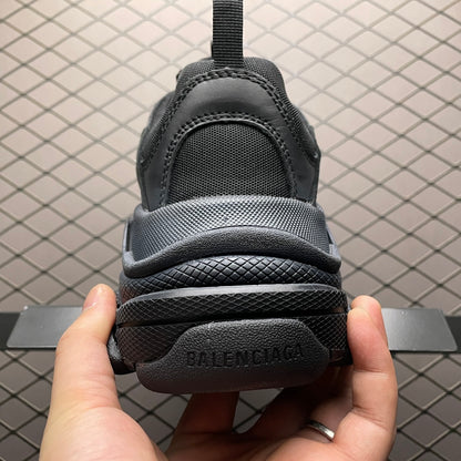 バレンシアガ カジュアルシューズ/Balenciaga Triple S Dad Shoes "Black"