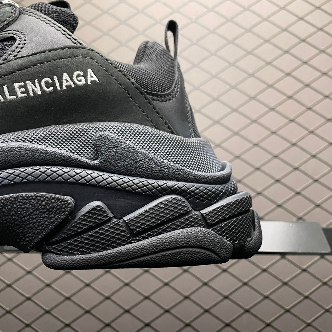 バレンシアガ カジュアルシューズ/Balenciaga Triple S Dad Shoes "Black"