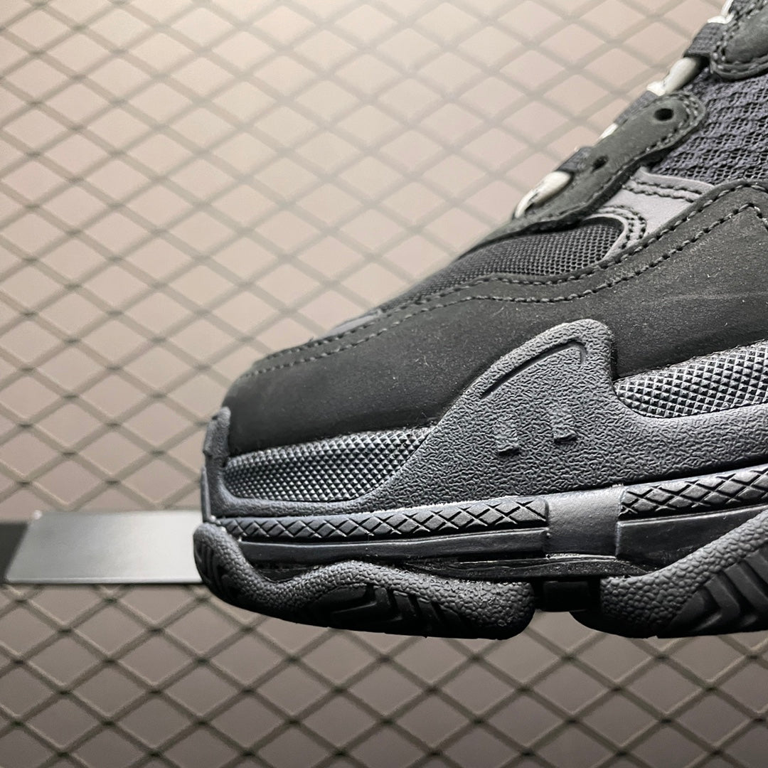 バレンシアガ カジュアルシューズ/Balenciaga Triple S Dad Shoes "Black"