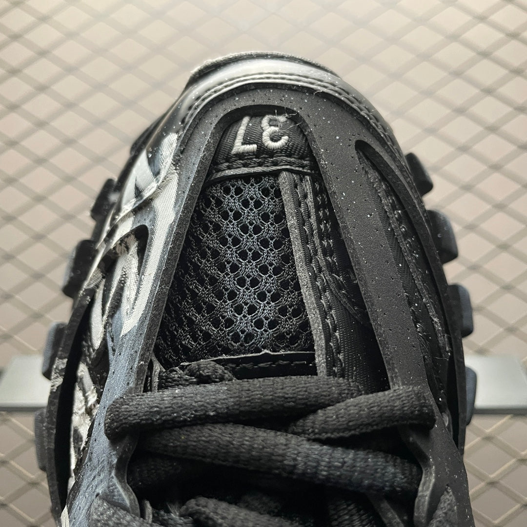 Balenciaga Track Signature Casual shoes