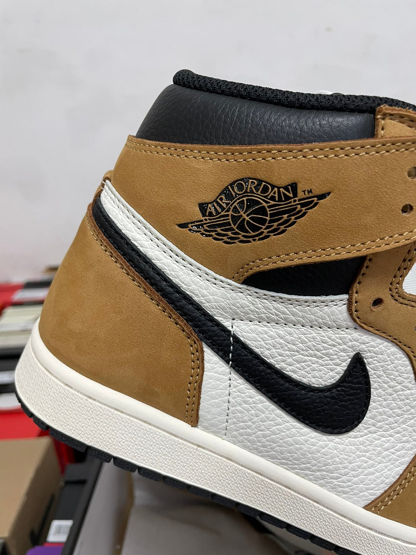 Nike Air Jordan 1 RETRO High "Rookie of The Year"