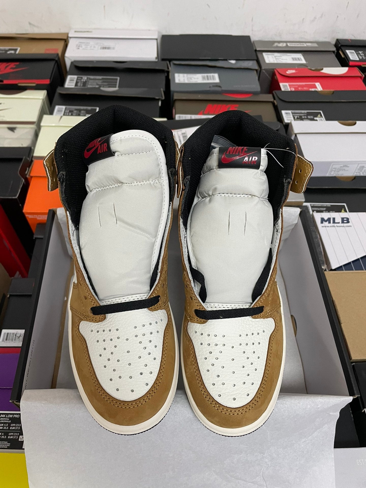 Nike Air Jordan 1 RETRO High "Rookie of The Year"