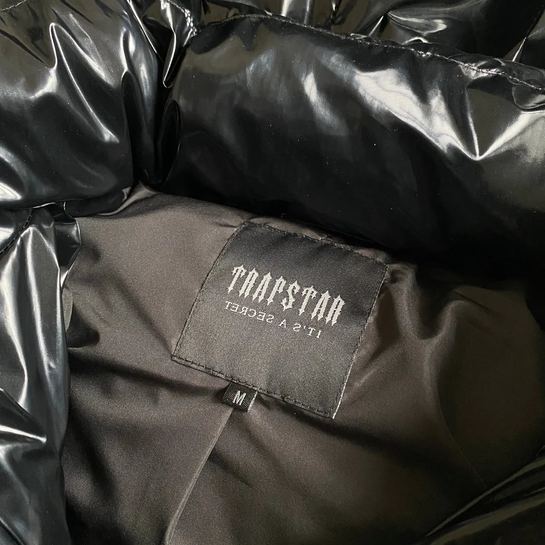 TRAPSTAR ダウンジャケット　Shiny Black 艶あり