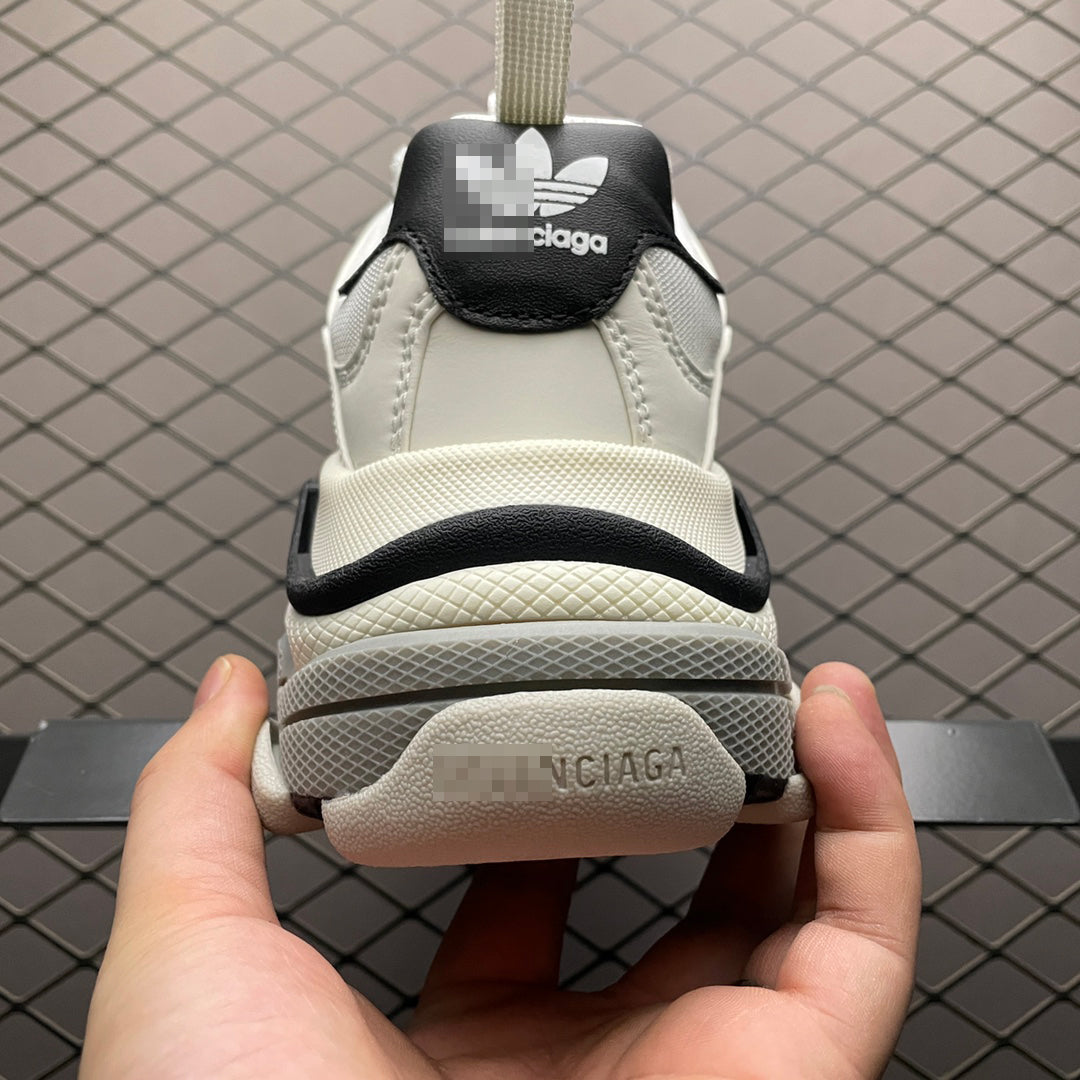 BALENCIAGA Triple S "White"