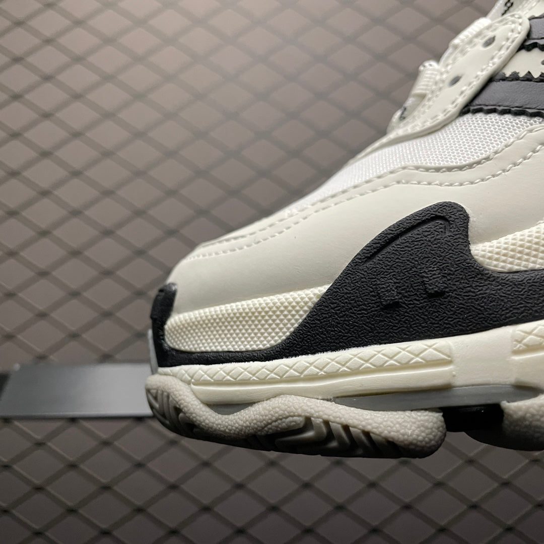 BALENCIAGA Triple S "White"