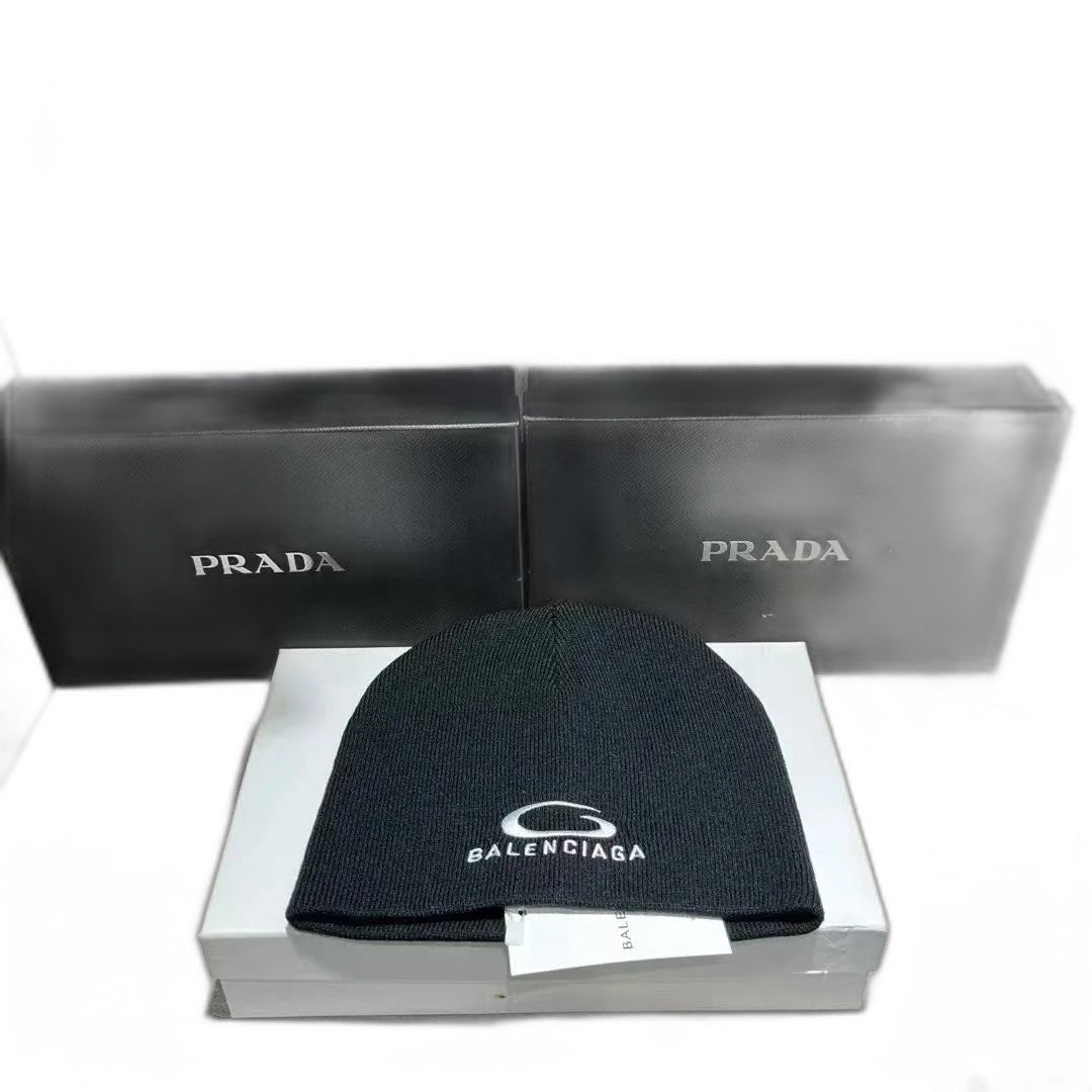 Balenciaga Men's Loop Sports Icon Beanie in Black