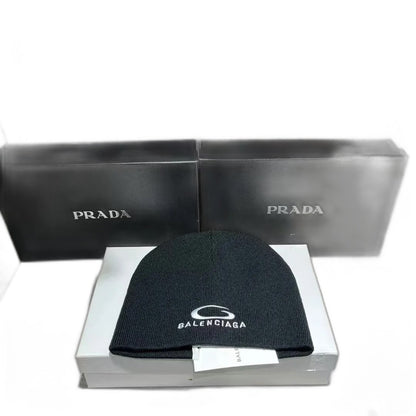 Balenciaga Men's Loop Sports Icon Beanie in Black