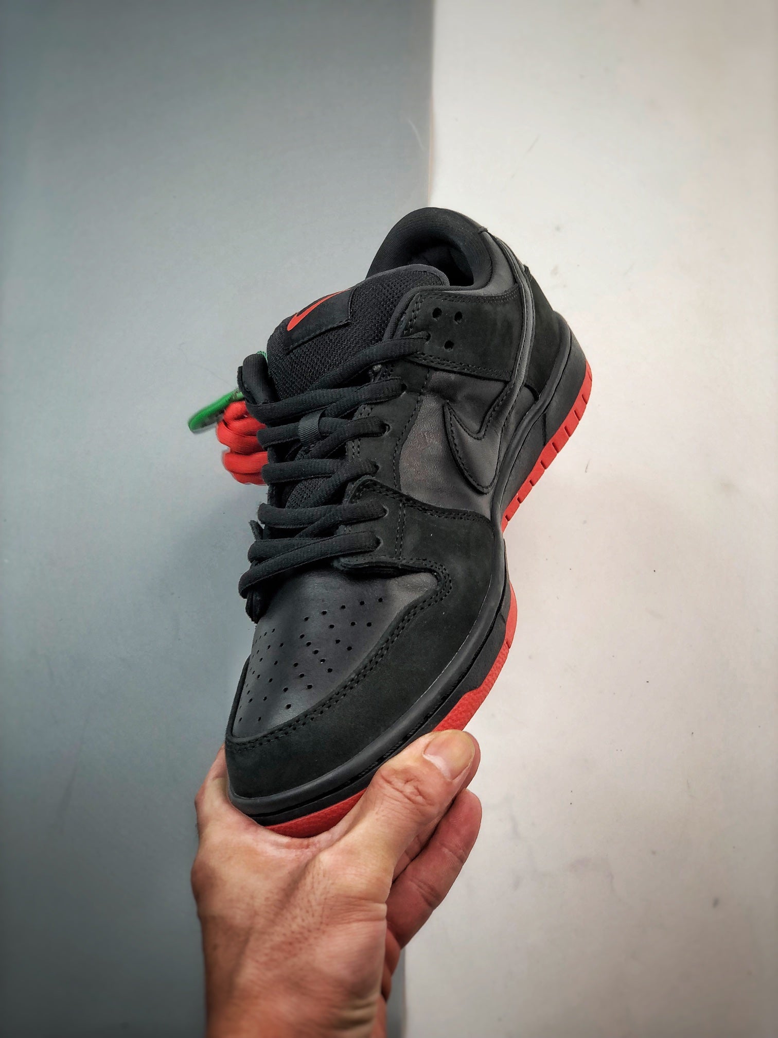 Nike SB Dunk Low TRD QS "Black Pigeon"