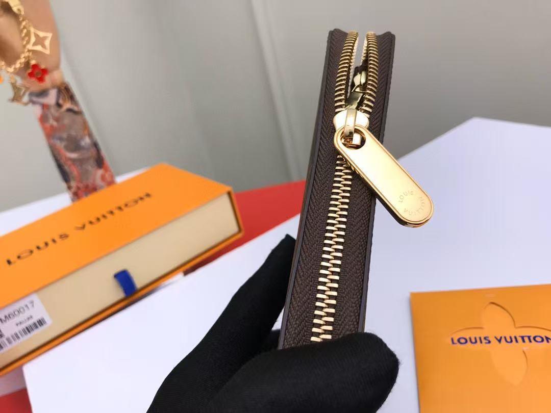 Louis Vuitton Zippy Wallet