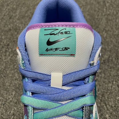 Futura × Nike SB Dunk Low "White and Geode Teal