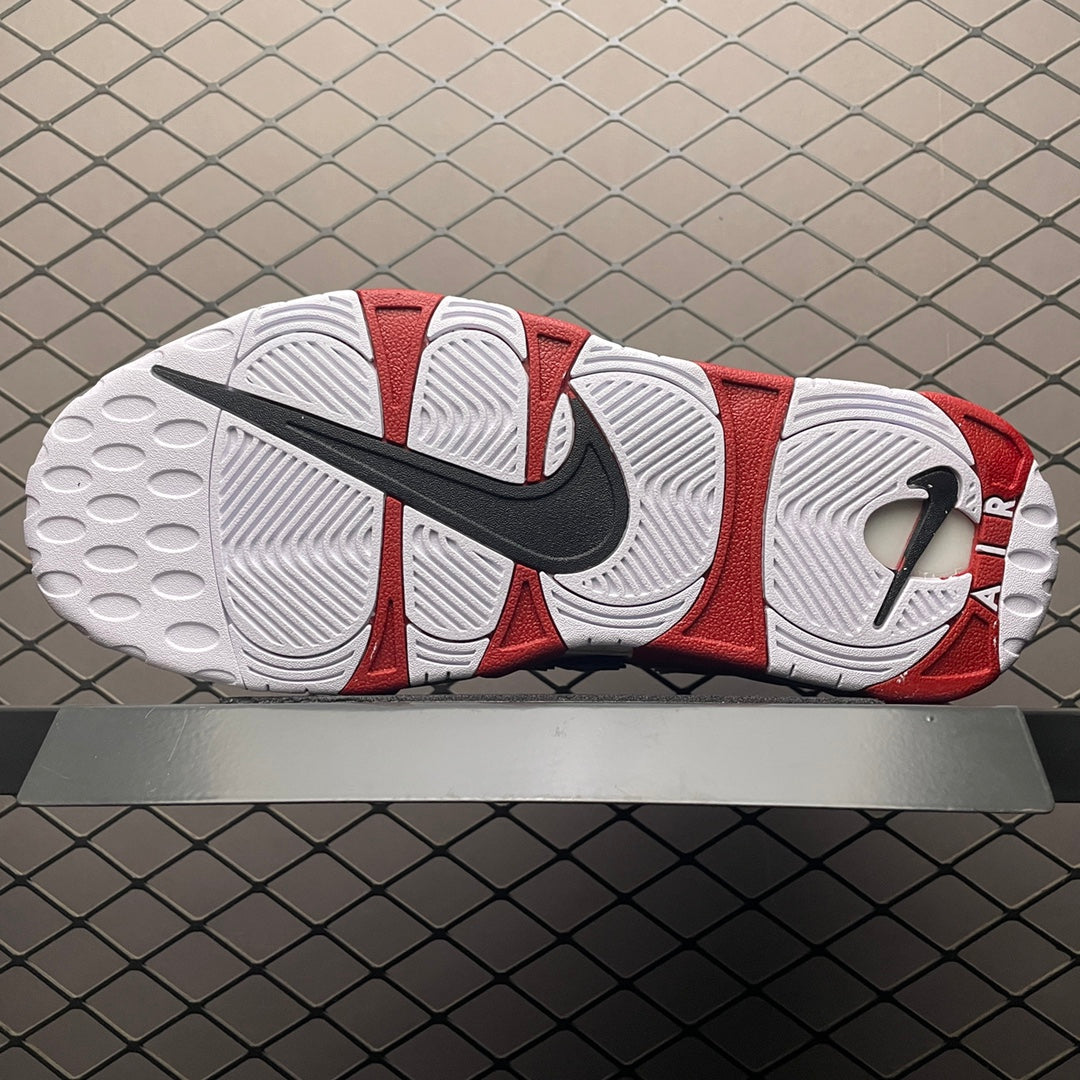 シュプリーム バスケットボールシューズ/Supreme × Nike Air More Uptempo "White/Red"