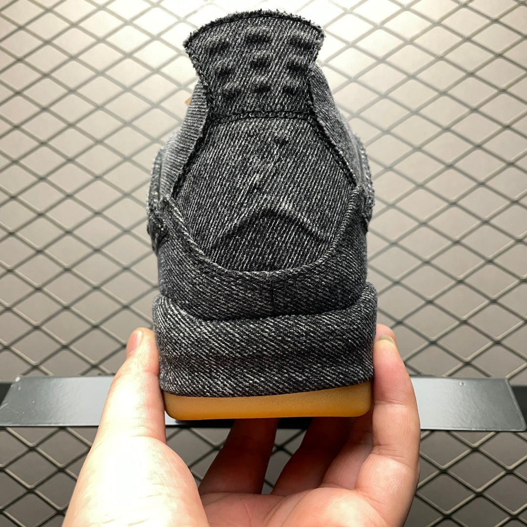 Nike × Levi's Air Jordan 4 "Black Denim" (タグ：®のみ)