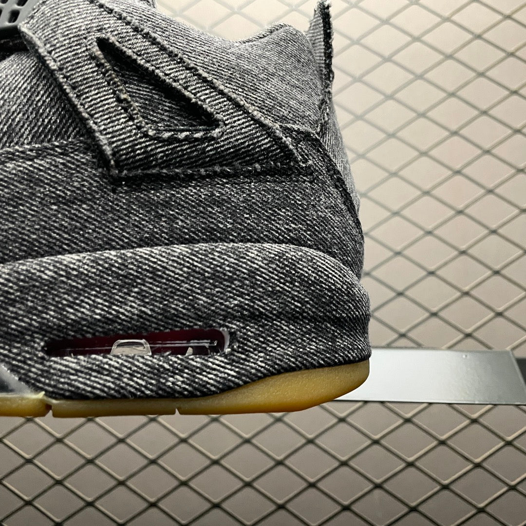 Nike × Levi's Air Jordan 4 "Black Denim" (タグ：®のみ)