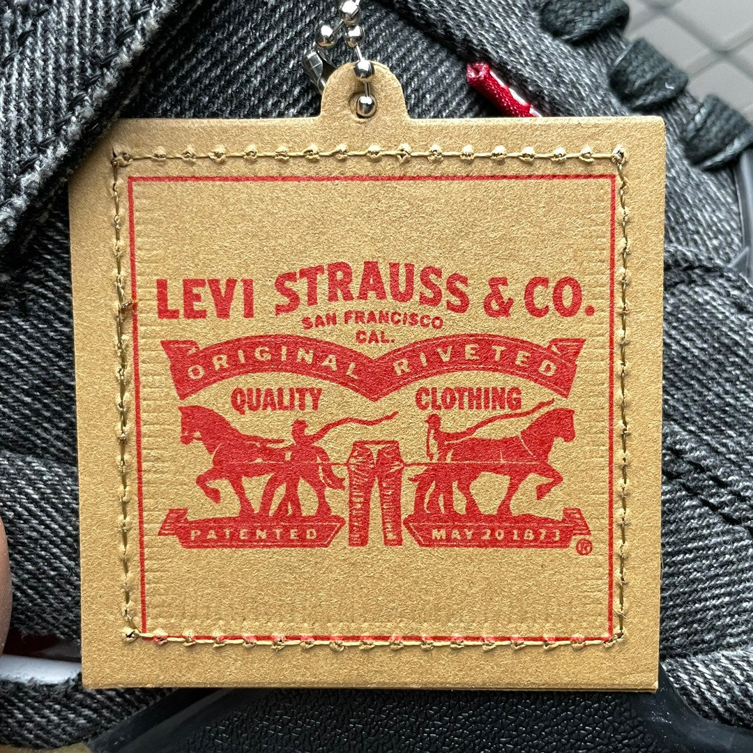 Nike × Levi's Air Jordan 4 "Black Denim" (タグ：®のみ)