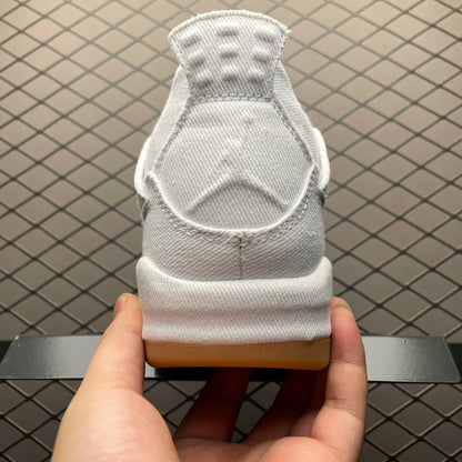 NIKE × LEVI’S AIR JORDAN 4 "WHITE DENIM"(タグ：LEVIS®)