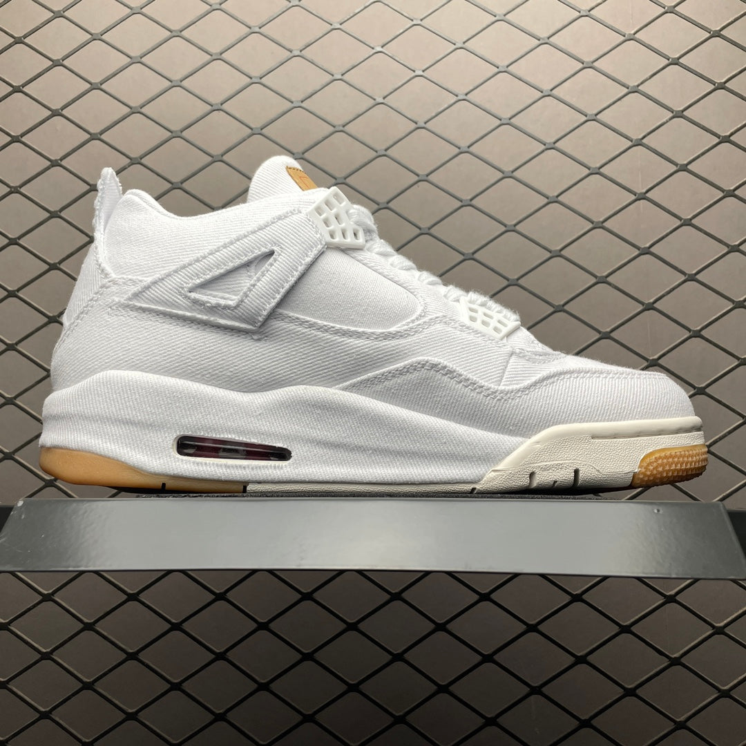 NIKE × LEVI’S AIR JORDAN 4 "WHITE DENIM"(タグ：LEVIS®)