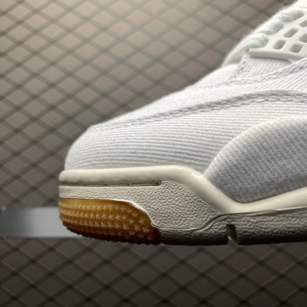 NIKE × LEVI’S AIR JORDAN 4 "WHITE DENIM"(タグ：LEVIS®)