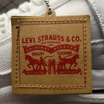 NIKE × LEVI’S AIR JORDAN 4 "WHITE DENIM"(タグ：LEVIS®)