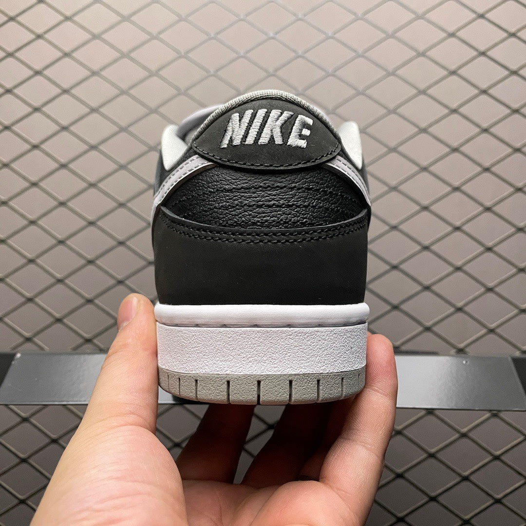 Nike SB Dunk Low "Shadow"