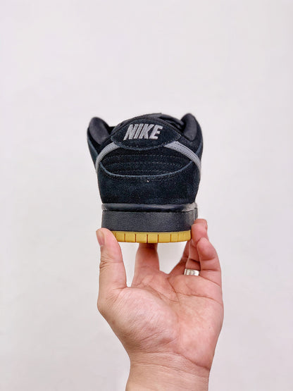 Nike SB Dunk Low "Fog"