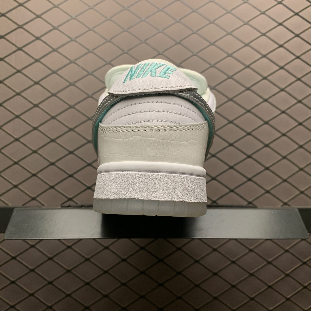 DIAMOND SUPPLY CO. × NIKE SB DUNK LOW PRO WHITE