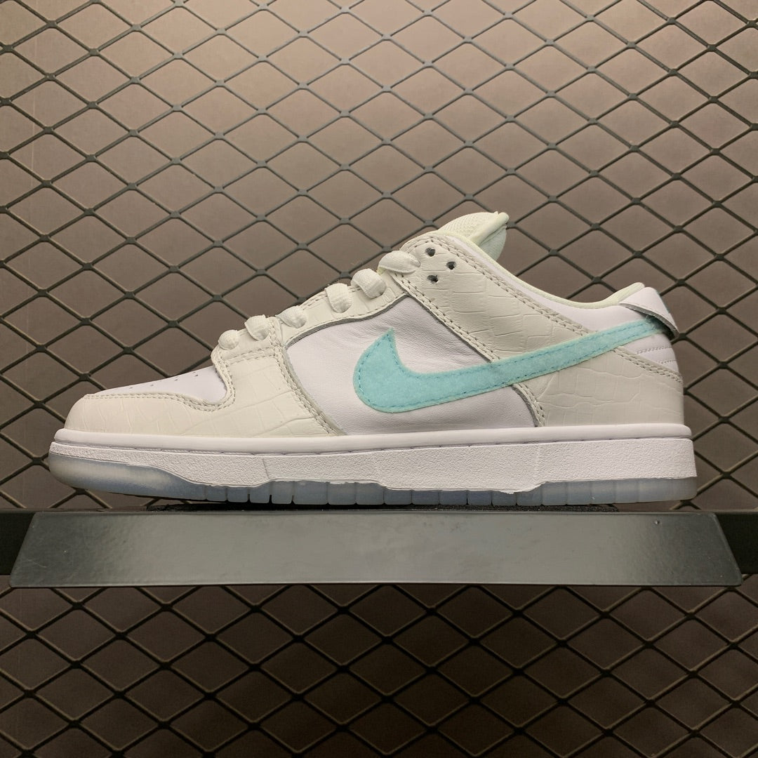 DIAMOND SUPPLY CO. × NIKE SB DUNK LOW PRO WHITE