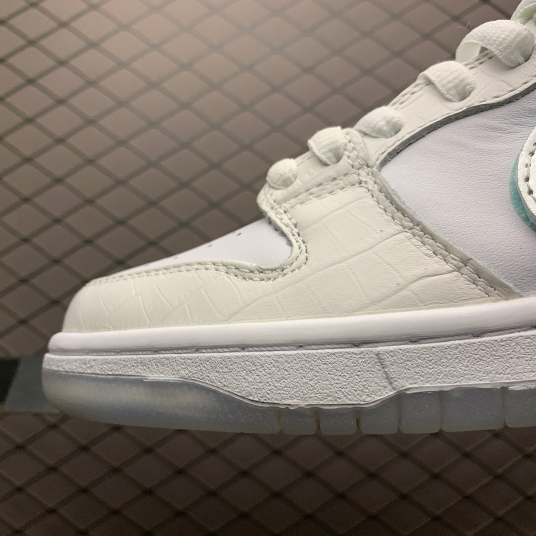 DIAMOND SUPPLY CO. × NIKE SB DUNK LOW PRO WHITE