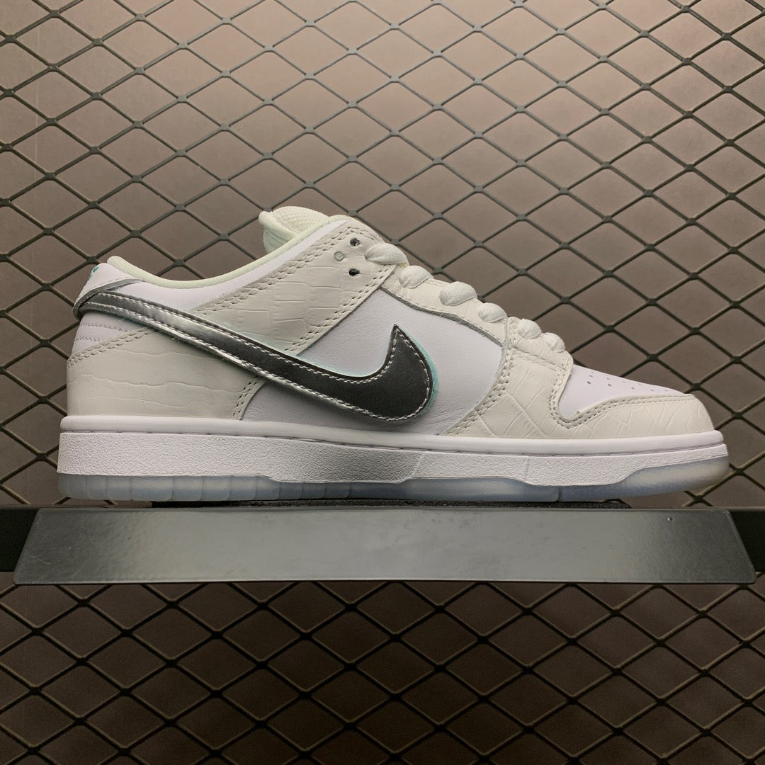 DIAMOND SUPPLY CO. × NIKE SB DUNK LOW PRO WHITE