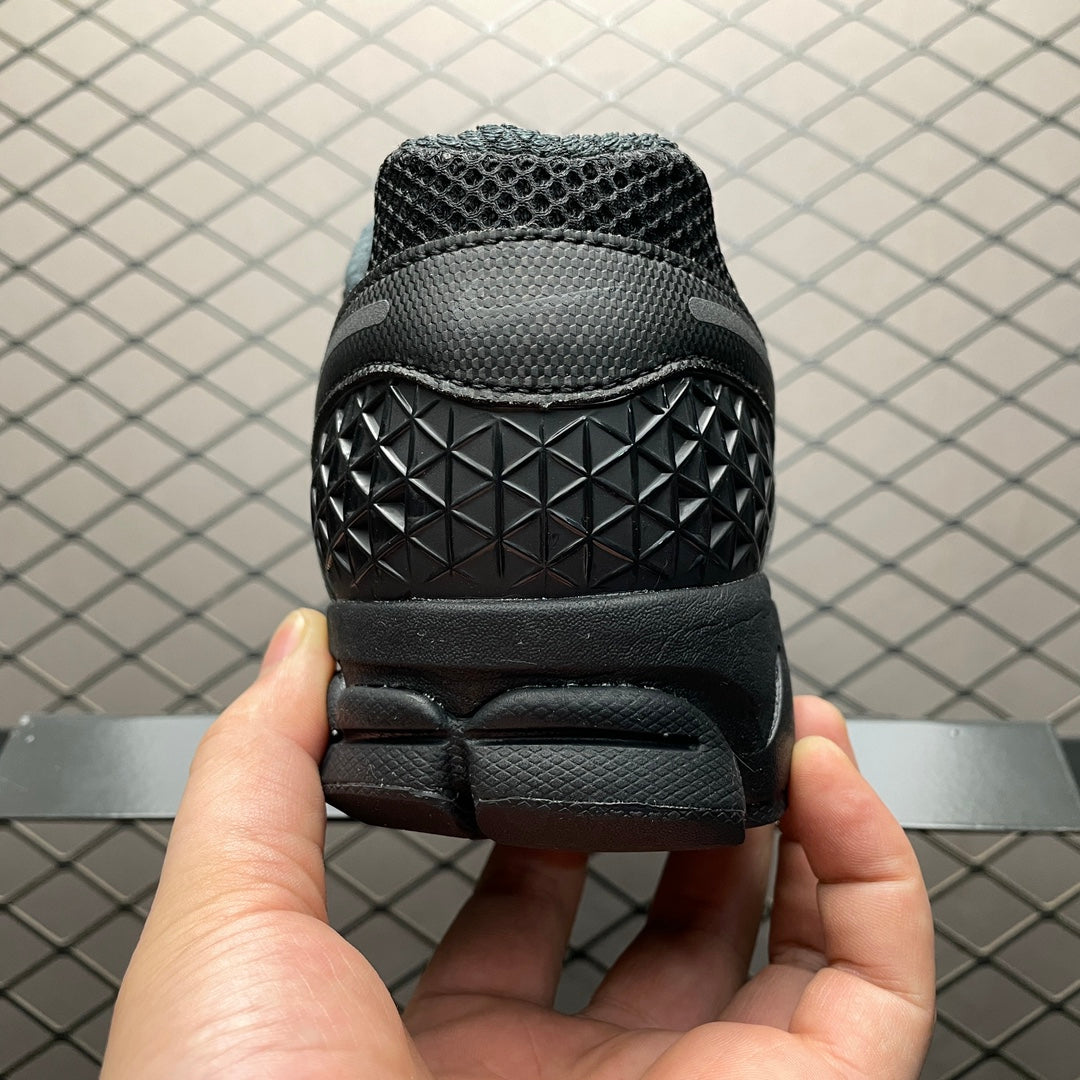Nike Zoom Vomero 5 "Black"